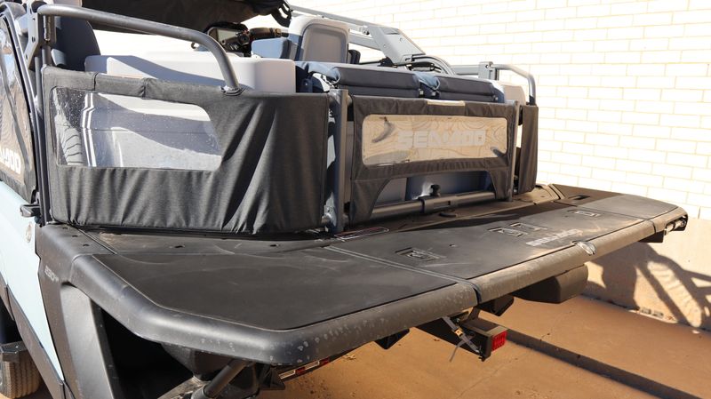 2025 SEADOO SWITCH CRUISE LIMITED 21 230HP PAINTED TRAILER HARBOR BLUE Image 12