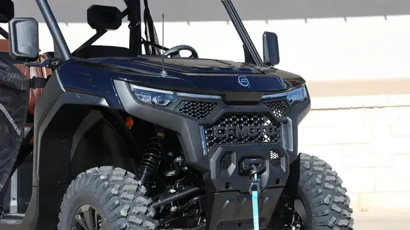 2025 CFMOTO UFORCE U10 PRO NEBULA BLACK Image 2