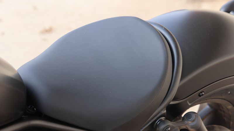 2025 Honda REBEL 1100 DCT MATTE BLACK METALLICImage 12