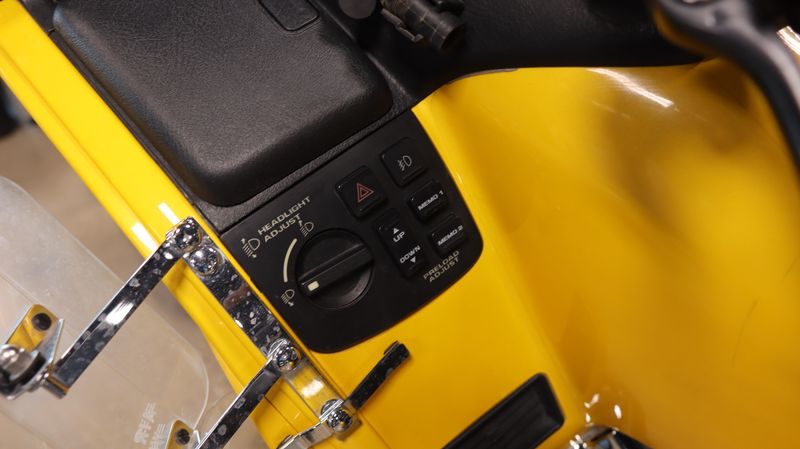 2010 Honda GOLD WING Image 16