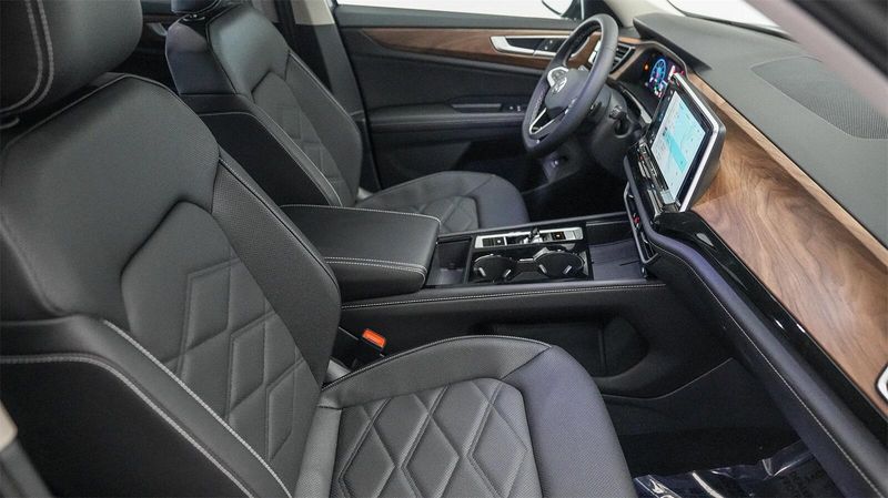 New 2025 Volkswagen Atlas 2.0T SE w/TechnologyImage 17