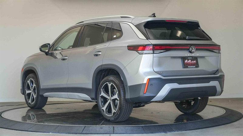 New 2025 Volkswagen Tiguan 2.0T SEImage 2
