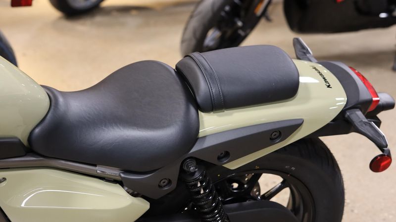 2025 Kawasaki ELIMINATOR PEARL SAND KHAKI Image 13