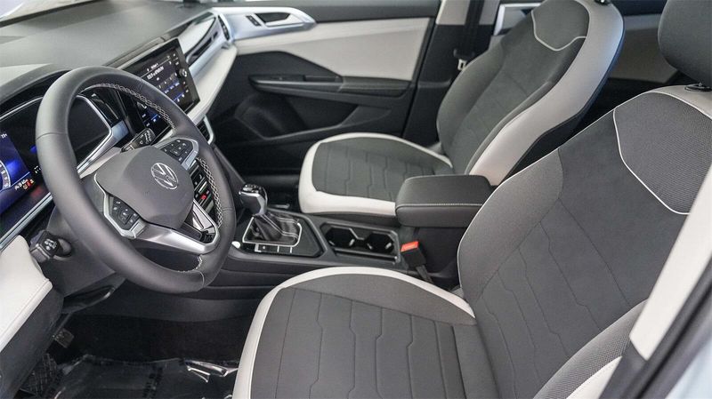 New 2025 Volkswagen Taos 1.5T SEImage 19