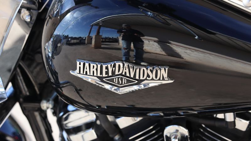 2018 HARLEY Road King Base in a BLACK exterior color. Family PowerSports (877) 886-1997 familypowersports.com 