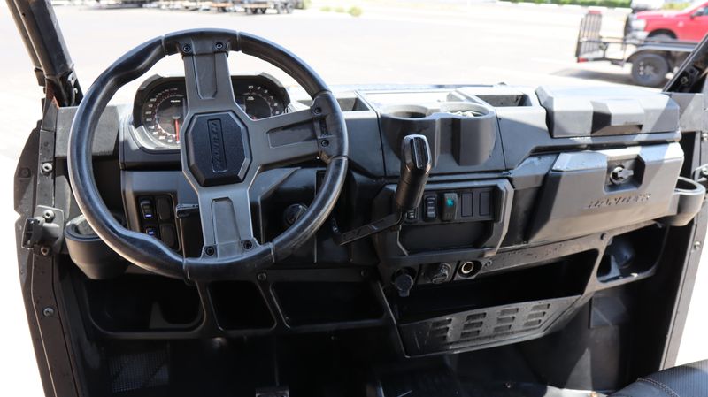2022 Polaris CREW XP 1000 TEXAS EDITION  BLACK PEARL Texas Edition Image 15