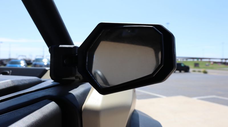 2024 Can-Am SSV COM MAX XTP 64 1000R TN 24 XT 1000R Image 23