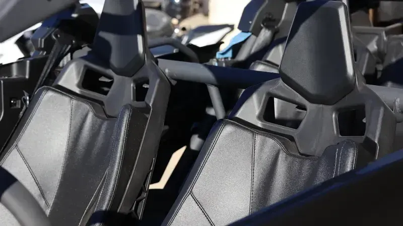 New 2025 Can-Am MAVERICK X3 MAX DS TURBO SCANDI BLUE AND ORANGE CRUSH Image 10