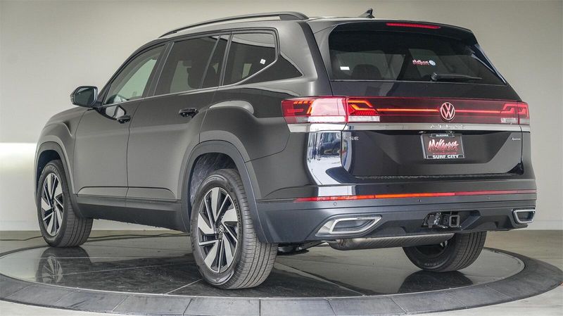 New 2025 Volkswagen Atlas 2.0T SE w/TechnologyImage 2