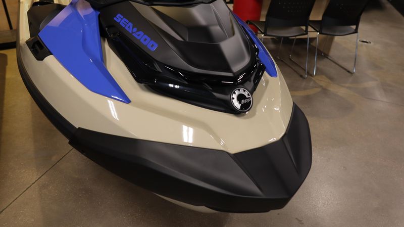 2025 SEADOO WAKE PRO 230 WITH SOUND SYSTEM IDF SAND AND DAZZLING BLUE Image 3