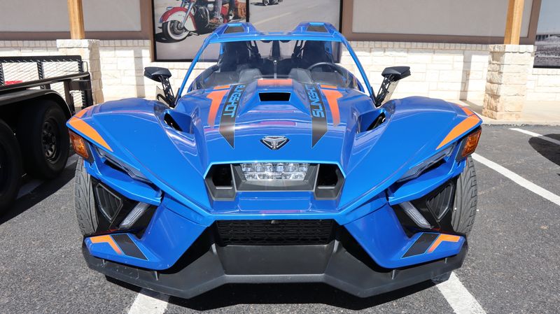 Used 2024 Polaris SLINGSHOT R MANUAL Image 2