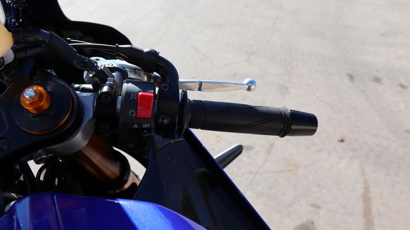 2025 Yamaha YZFR7 TEAM BLUE Image 3