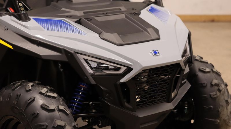 2025 Polaris RZR 200 EFI STORM GRAY AND BLUE Image 4