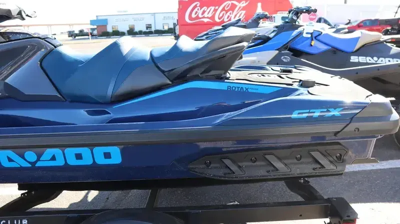 2025 SEADOO GTX 170 WITH SOUND SYSTEM IDF BLUE ABYSS AND GULFSTREAM BLUE Image 3