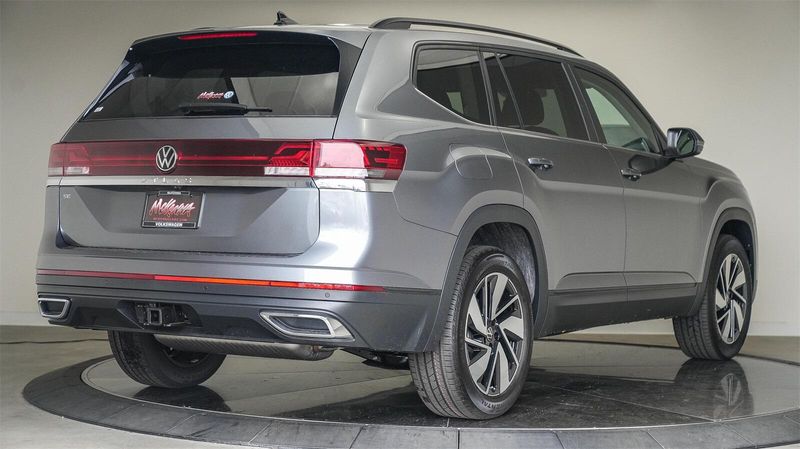 New 2025 Volkswagen Atlas 2.0T SE w/TechnologyImage 4