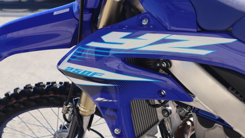 2025 Yamaha YZ250F TEAM BLUEImage 3