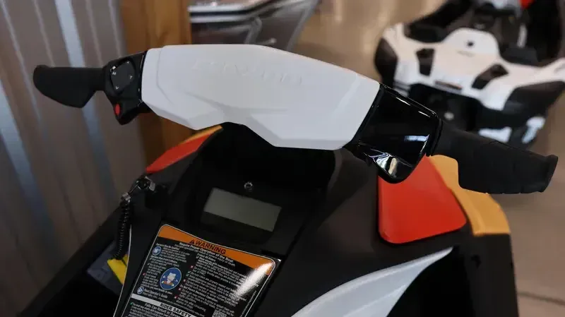 2025 SEADOO SPARK FOR 3 CONVENIENCE PACKAGE WITH SOUND SYSTEM SUNRISE ORANGE AND DRAGON RED Image 6