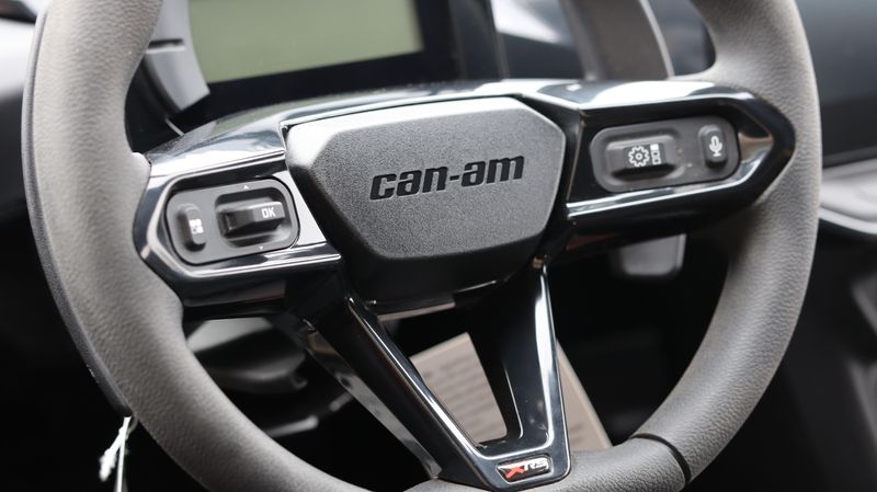 NEW 2026 CAN-AM MAVERICK R MAX X RS 999T DCT Image 18