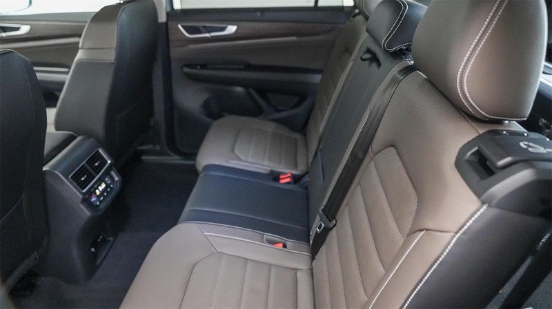 New 2025 Volkswagen Atlas 2.0T SELImage 18