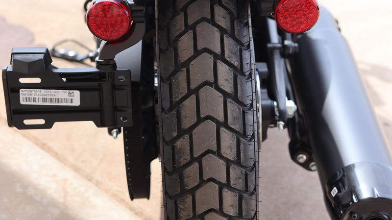 2025 Indian Motorcycle SCOUT BOBBER LIMITED WITH TECHNOLOGY PACKAGE SPIRIT BLUE METALLIC Image 4