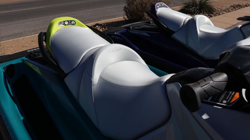 2025 SEADOO GTI SE 170 WITH SOUND SYSTEM IDF TEAL BLUE AND MANTA GREEN Image 11