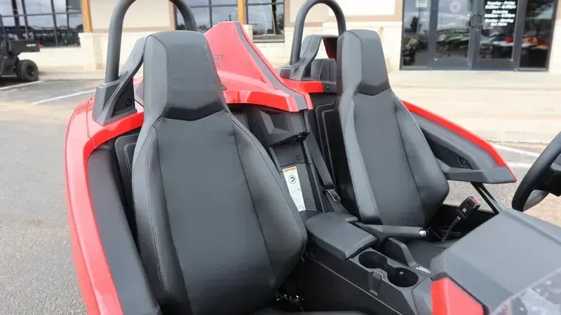 NEW 2025 POLARIS SLINGSHOT S AUTODRIVE Image 17