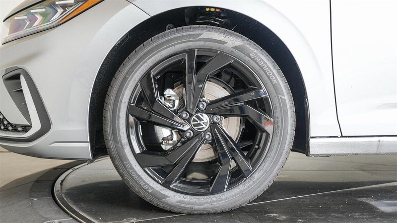 New 2025 Volkswagen Jetta 1.5T SEImage 10
