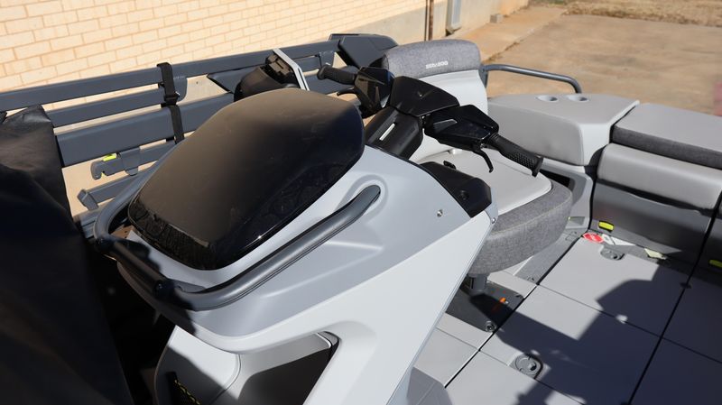 2025 SEADOO SWITCH SPORT 21 230HP PAINTED TRAILER LAVA RED Image 15