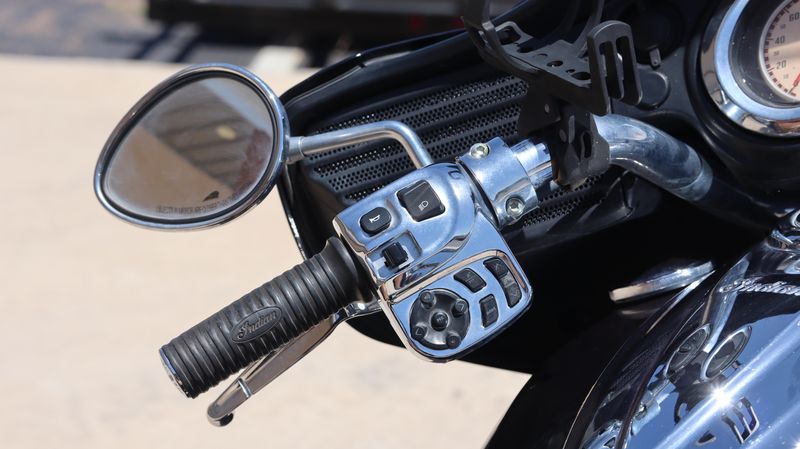 2015 Indian Motorcycle ROADMASTER THUNDER BLACK 49ST Base Image 9