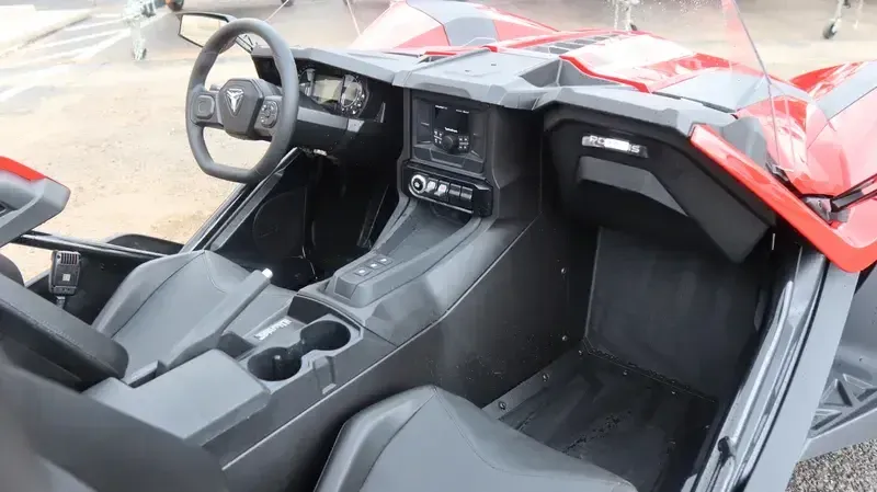NEW 2025 POLARIS SLINGSHOT S AUTODRIVE Image 19
