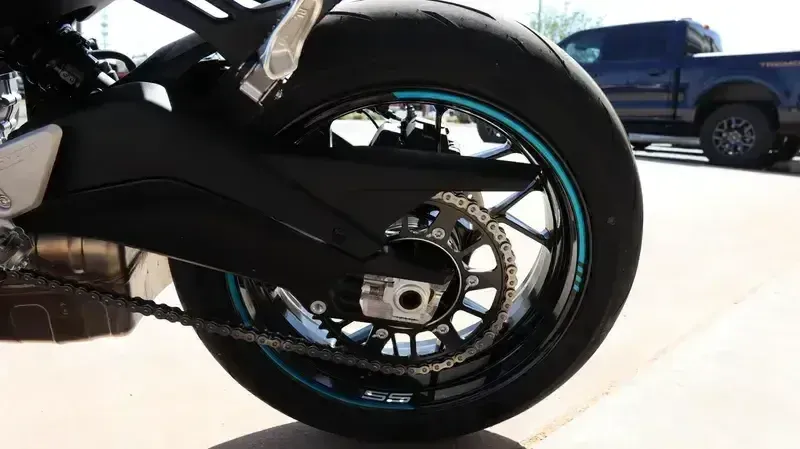 2025 CFMOTO 675SS NEBULA BLACK Image 11
