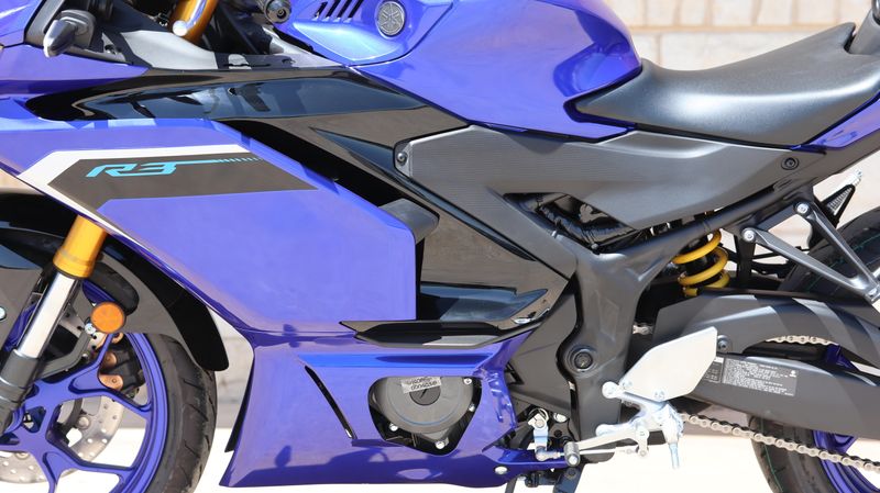 2025 Yamaha YZFR3 ABS TEAM BLUE Image 9