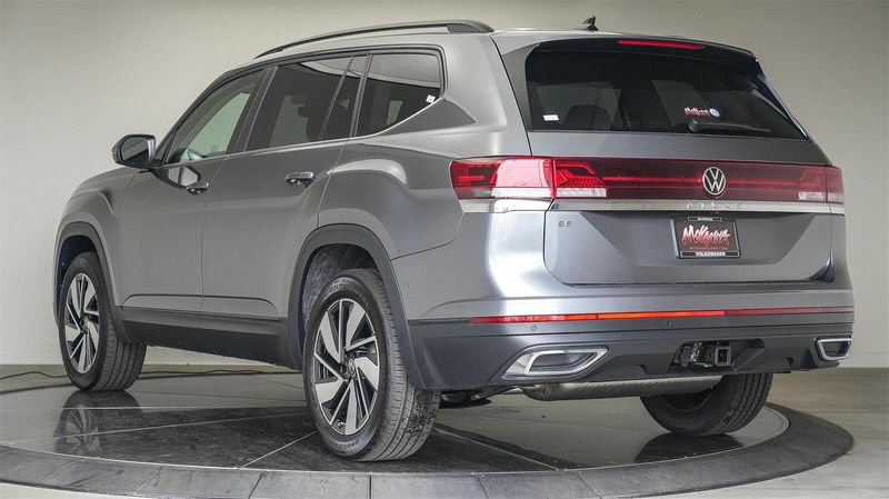 New 2025 Volkswagen Atlas 2.0T SE w/TechnologyImage 2