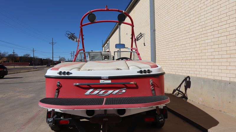 2007 TIGE 20V  in a WHITE AND RED exterior color. Family PowerSports (877) 886-1997 familypowersports.com 