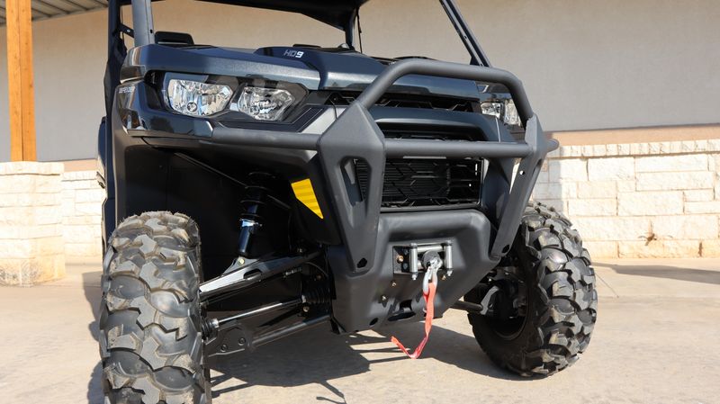 2025 Can-Am DEFENDER XT HD9 STEALTH BLACKImage 3