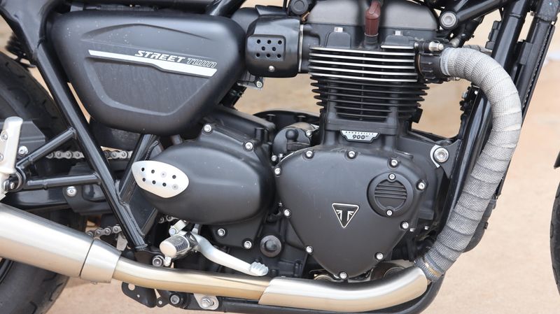 2020 Triumph STREET TWIN 900 Image 9