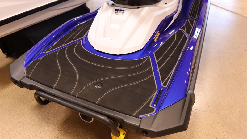 2025 Yamaha GP SVHO WITH AUDIO WHITE AND RACING BLUE Image 12