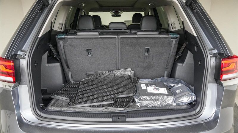 New 2025 Volkswagen Atlas 2.0T SE w/TechnologyImage 11