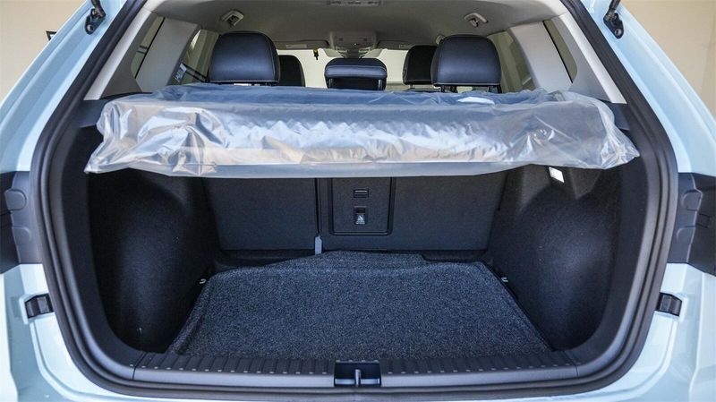 New 2025 Volkswagen Taos 1.5T SEImage 11