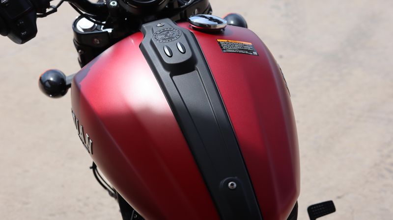 2025 Indian Motorcycle SCOUT BOBBER LIMITED SUNSET RED SMOKE Image 5