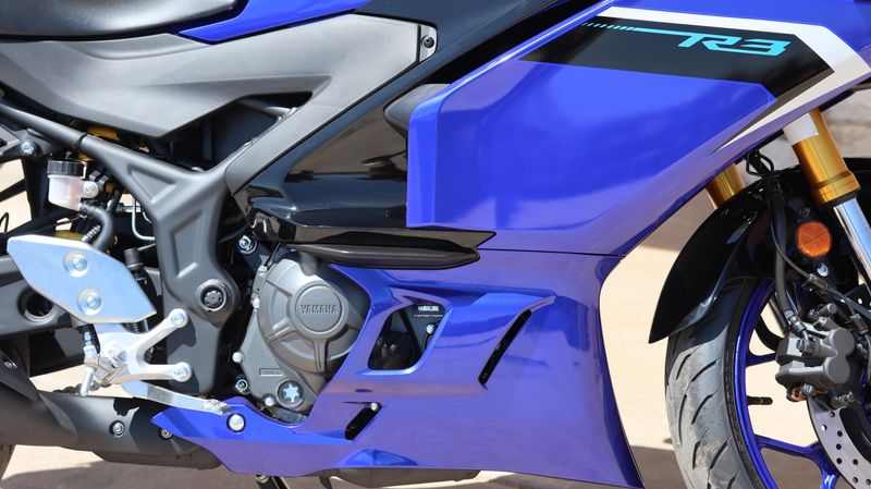 2025 Yamaha YZFR3 ABS TEAM BLUE Image 16