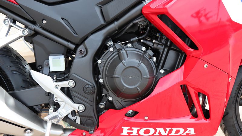 NEW 2025 HONDA CBR500R Image 5