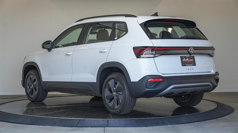 New 2025 Volkswagen Taos 1.5T SImage 2