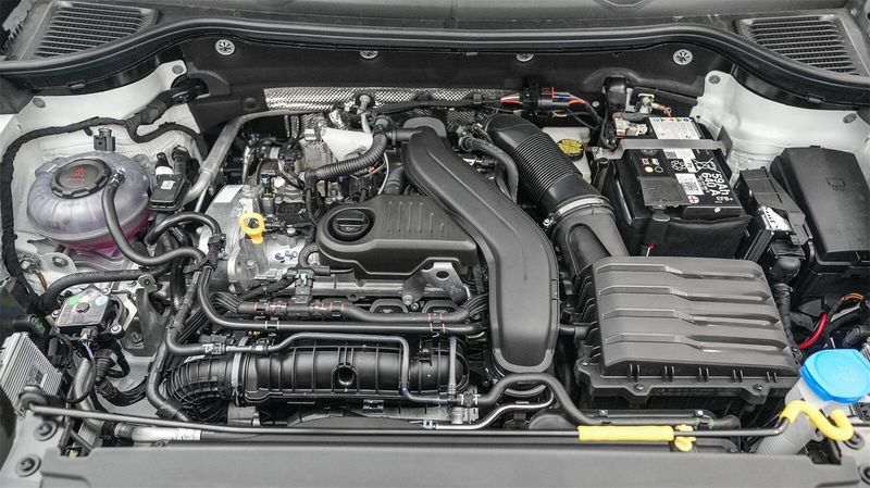 New 2025 Volkswagen Taos 1.5T SEImage 12