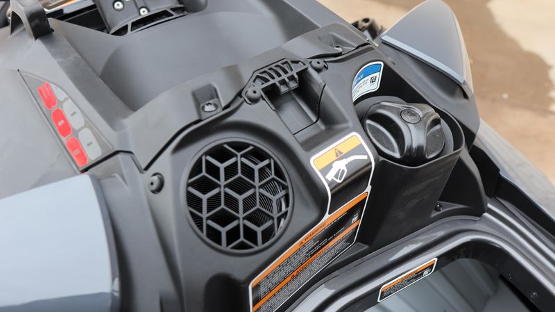 2025 SEADOO GTRX 300 ECLIPSE BLACK AND DEEP MARSALA Image 3