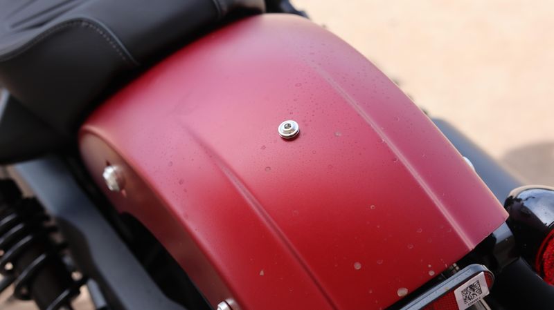 2025 Indian Motorcycle SCOUT BOBBER LIMITED SUNSET RED SMOKE Image 17