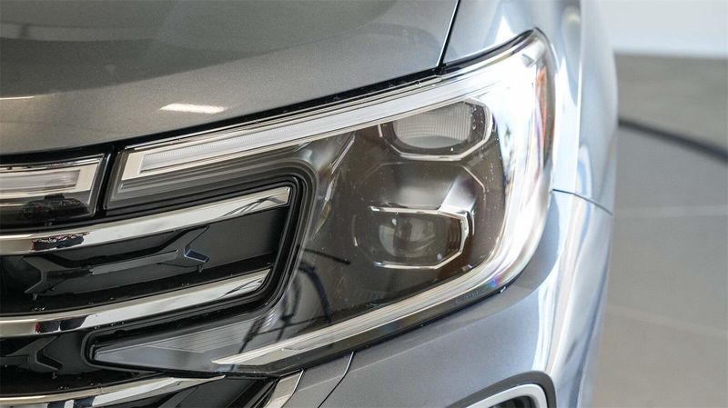 New 2025 Volkswagen Atlas 2.0T SE w/TechnologyImage 7