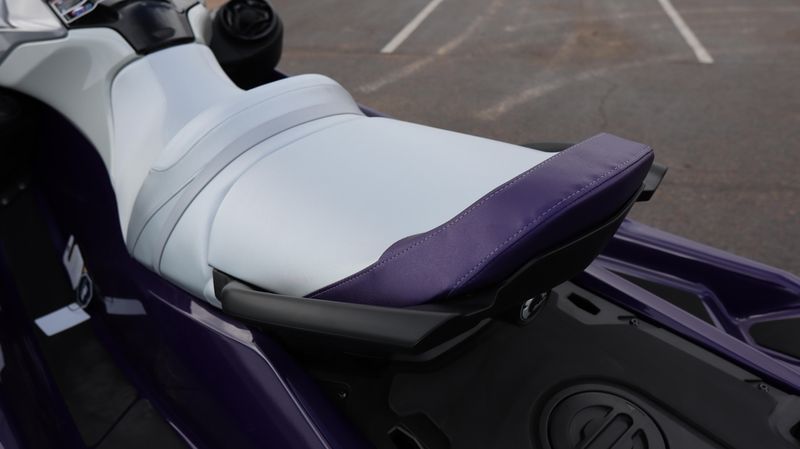 2025 SEADOO GTI SE 170 WITH SOUND SYSTEM IDF MIDNIGHT PURPLE Image 10