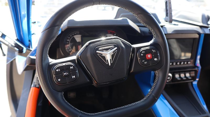 Used 2024 Polaris SLINGSHOT R MANUAL Image 14
