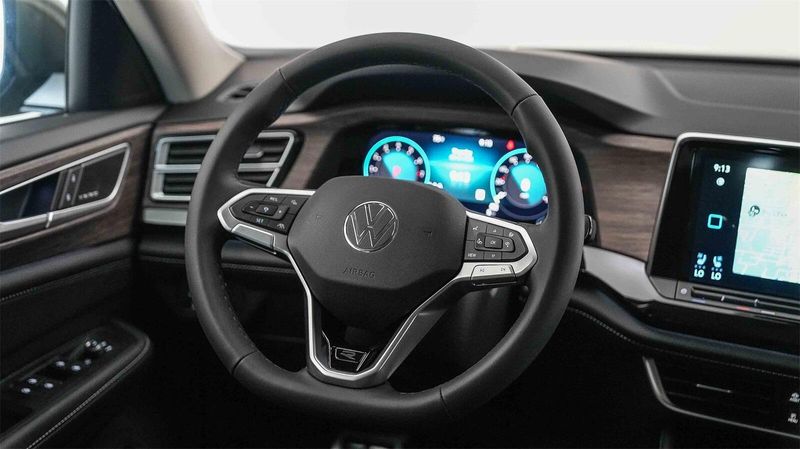 New 2026 Volkswagen Atlas 2.0T SEL Premium R-LineImage 16